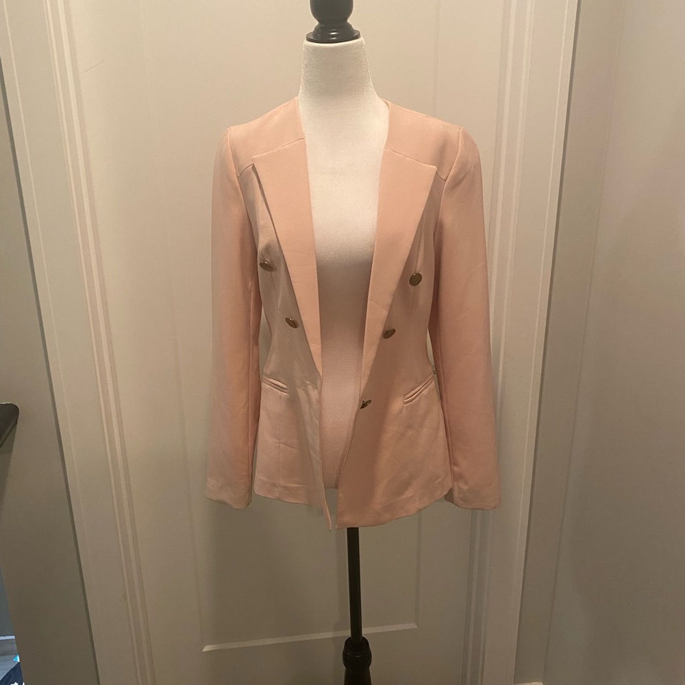 Elegant Women's Blazer in Soft Pink